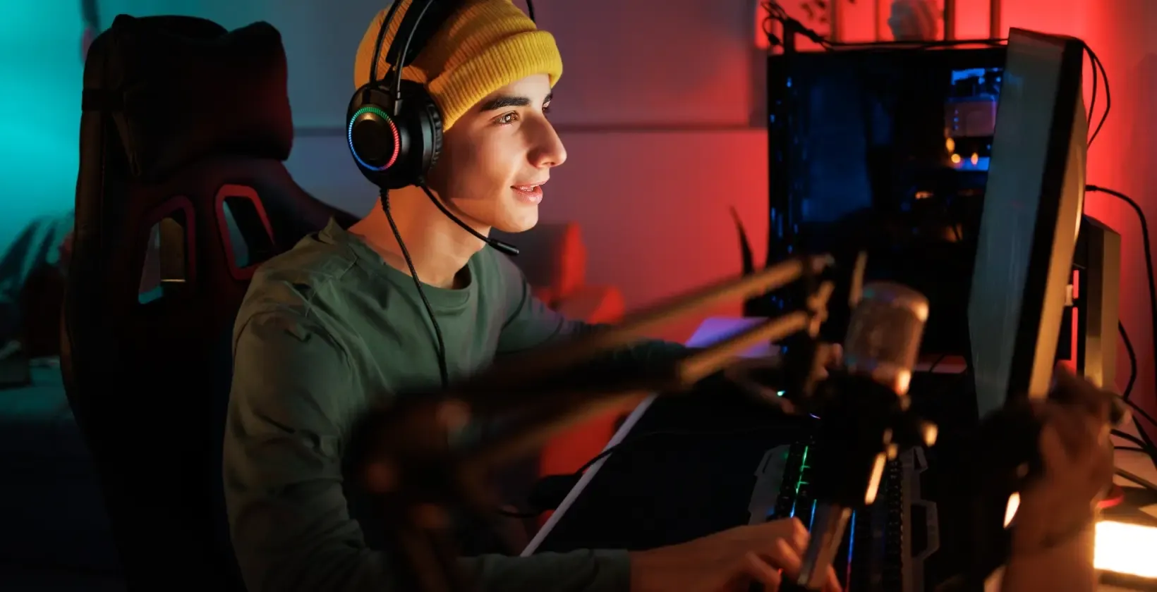 Gamer streaming on different platforms